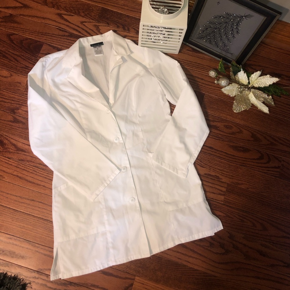 White Cherokee lab coat. Small. Only worn a few times